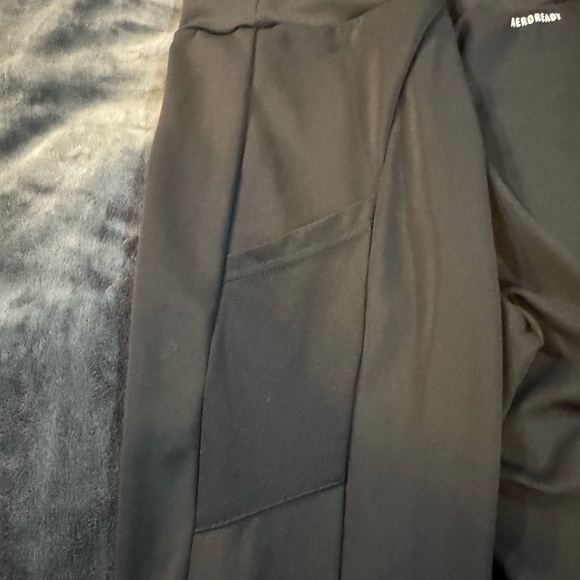 Adidas women’s athletic yoga pants w/pocket, logo, great condition, size xl - Picture 5 of 6